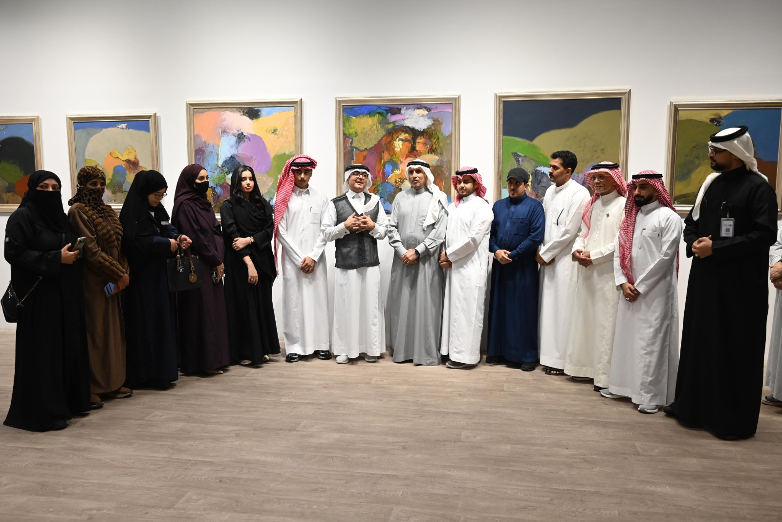 تجربة بصرية مغايرة للفنان نذير ياوز في معرضه الشخصي الثالث لحن الأرض   في آرت دوز جاليري بجدة